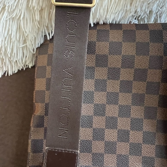 Louis Vuitton Damier Ebene Pochette Bosphore - Picture 8 of 15